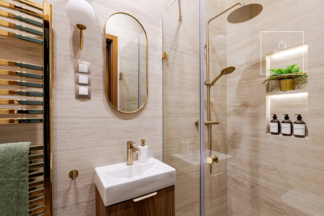 Renovated 63 sqm 2-bedroom apartment in District V, Belváros (City Centre)