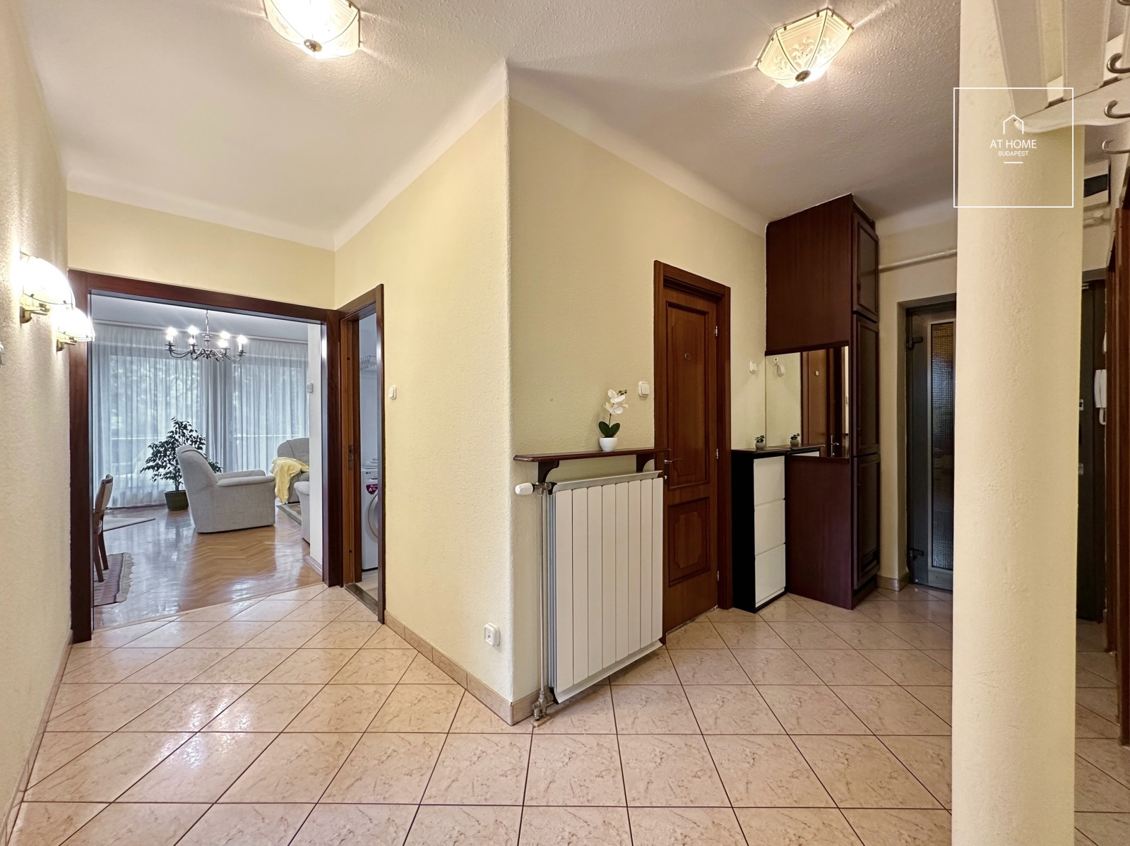 Ground-floor, 106 sqm, three-bedroom apartment with a terrace in Szemlőhegy, Budapest’s 2nd district