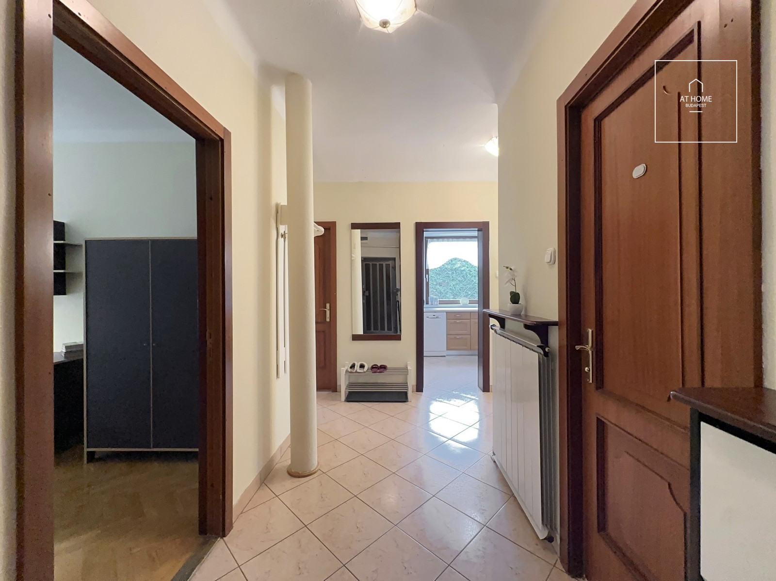 Ground-floor, 106 sqm, three-bedroom apartment with a terrace in Szemlőhegy, Budapest’s 2nd district