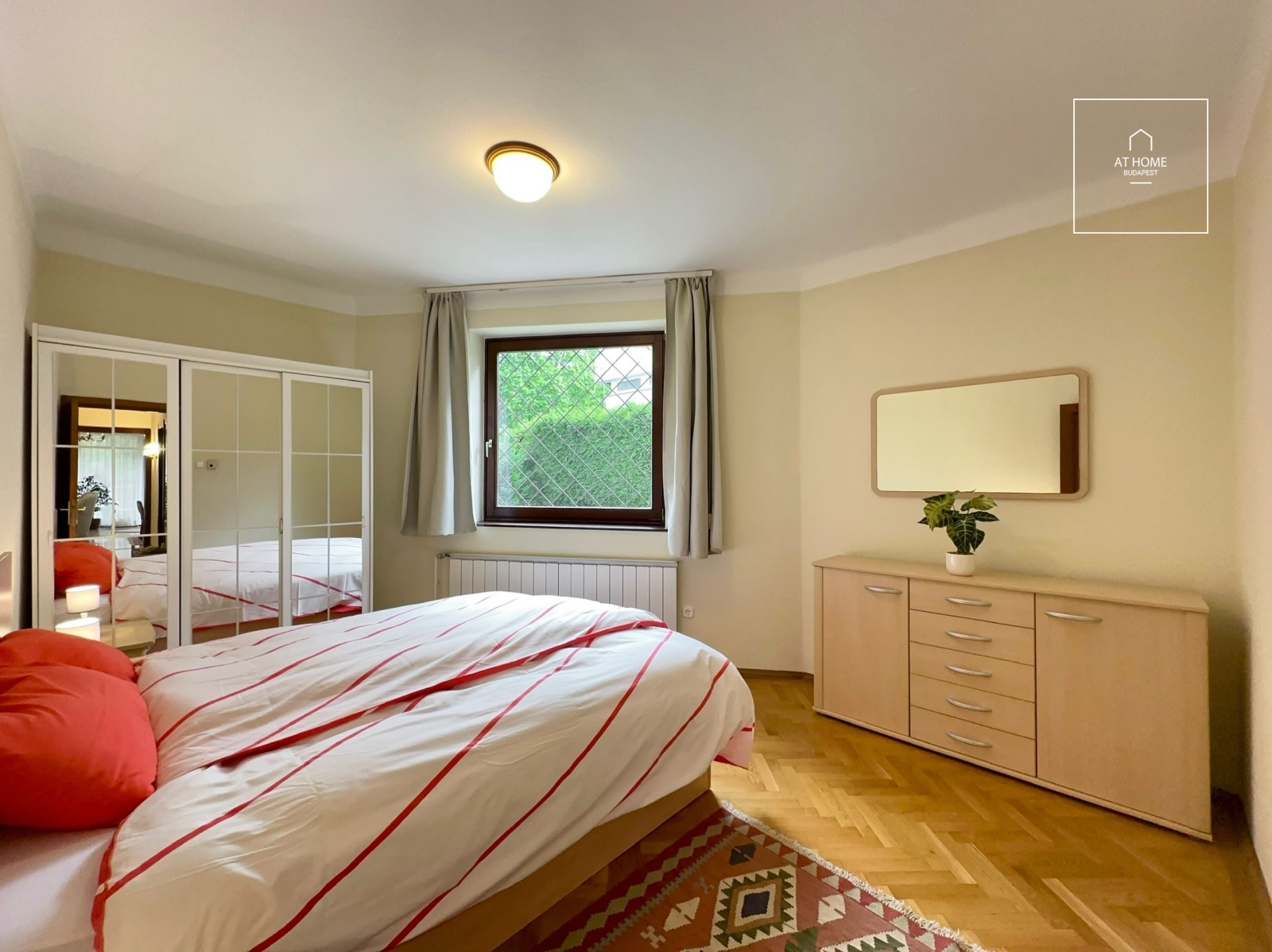 Ground-floor, 106 sqm, three-bedroom apartment with a terrace in Szemlőhegy, Budapest’s 2nd district