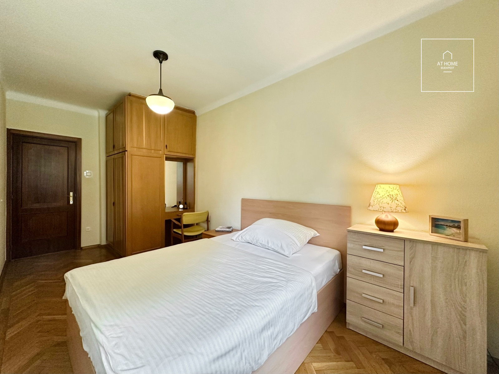 Ground-floor, 106 sqm, three-bedroom apartment with a terrace in Szemlőhegy, Budapest’s 2nd district