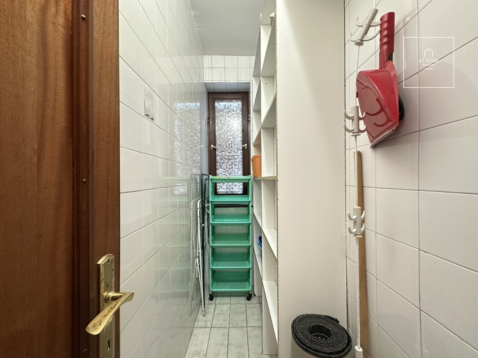 Ground-floor, 106 sqm, three-bedroom apartment with a terrace in Szemlőhegy, Budapest’s 2nd district