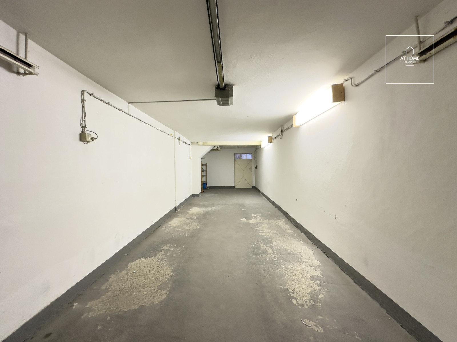 Ground-floor, 106 sqm, three-bedroom apartment with a terrace in Szemlőhegy, Budapest’s 2nd district