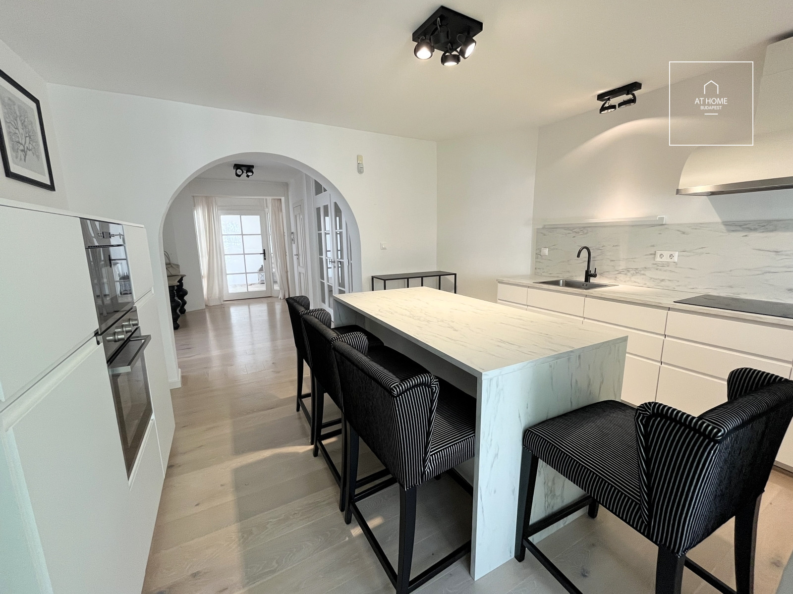 Exclusive family house for rent in the 2nd district of Budapest, Máriaremete