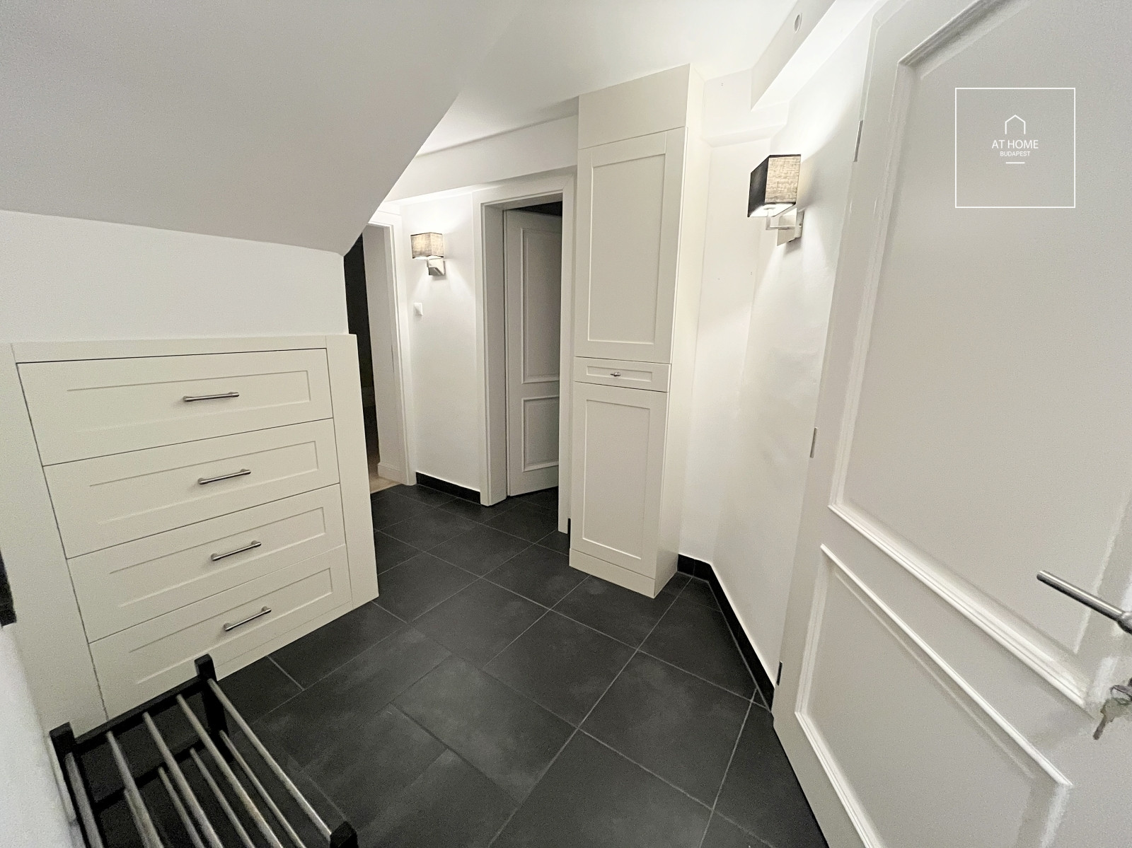 Exclusive family house for rent in the 2nd district of Budapest, Máriaremete