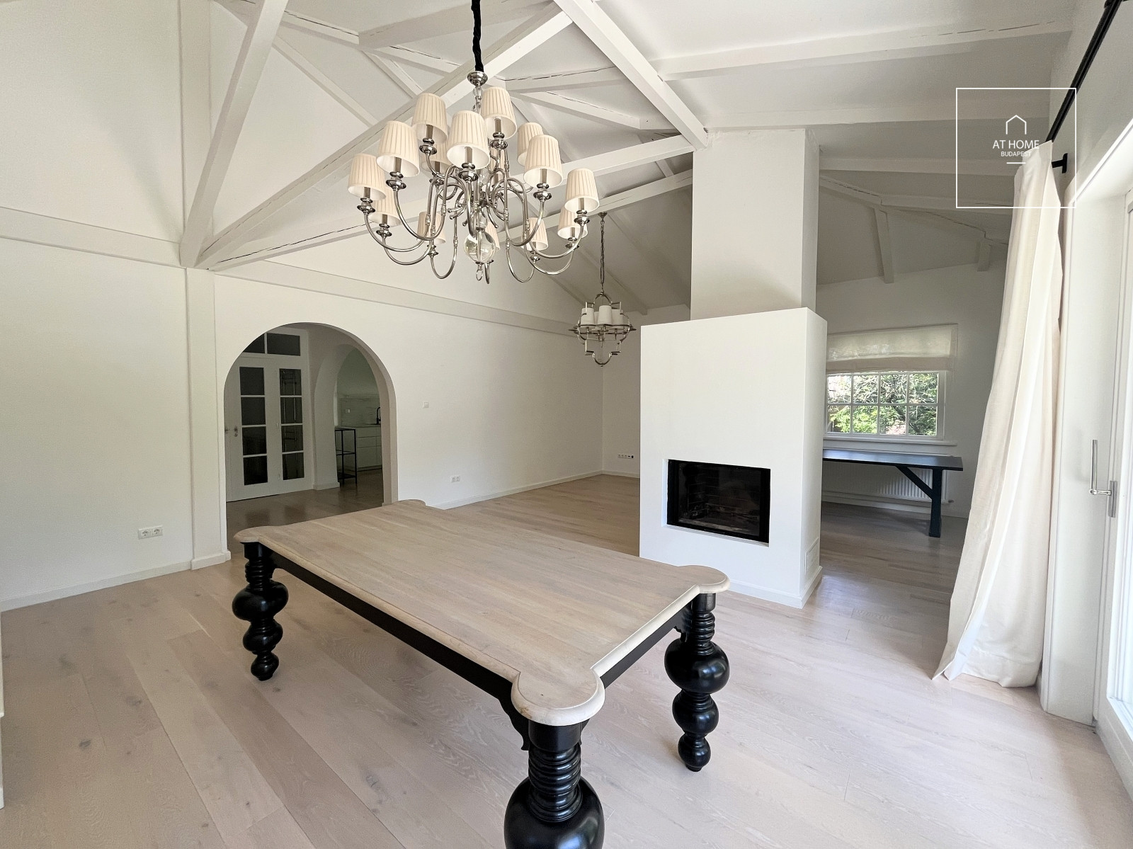 Exclusive family house for rent in the 2nd district of Budapest, Máriaremete