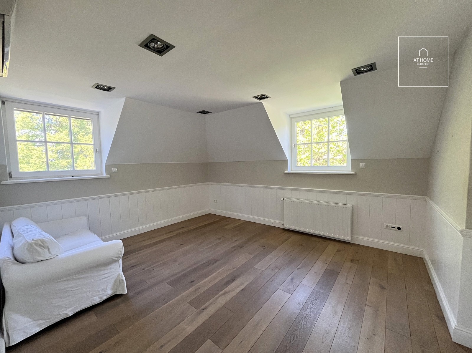 Exclusive family house for rent in the 2nd district of Budapest, Máriaremete