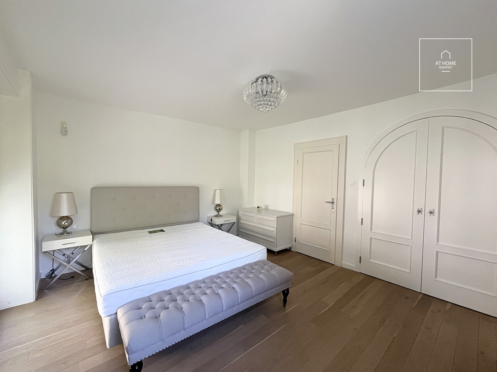 Exclusive family house for rent in the 2nd district of Budapest, Máriaremete