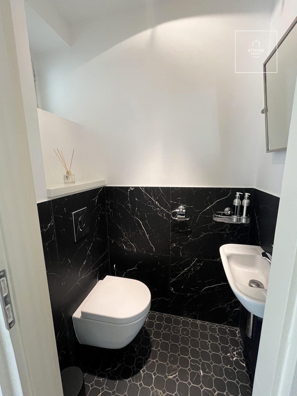 Exclusive family house for rent in the 2nd district of Budapest, Máriaremete