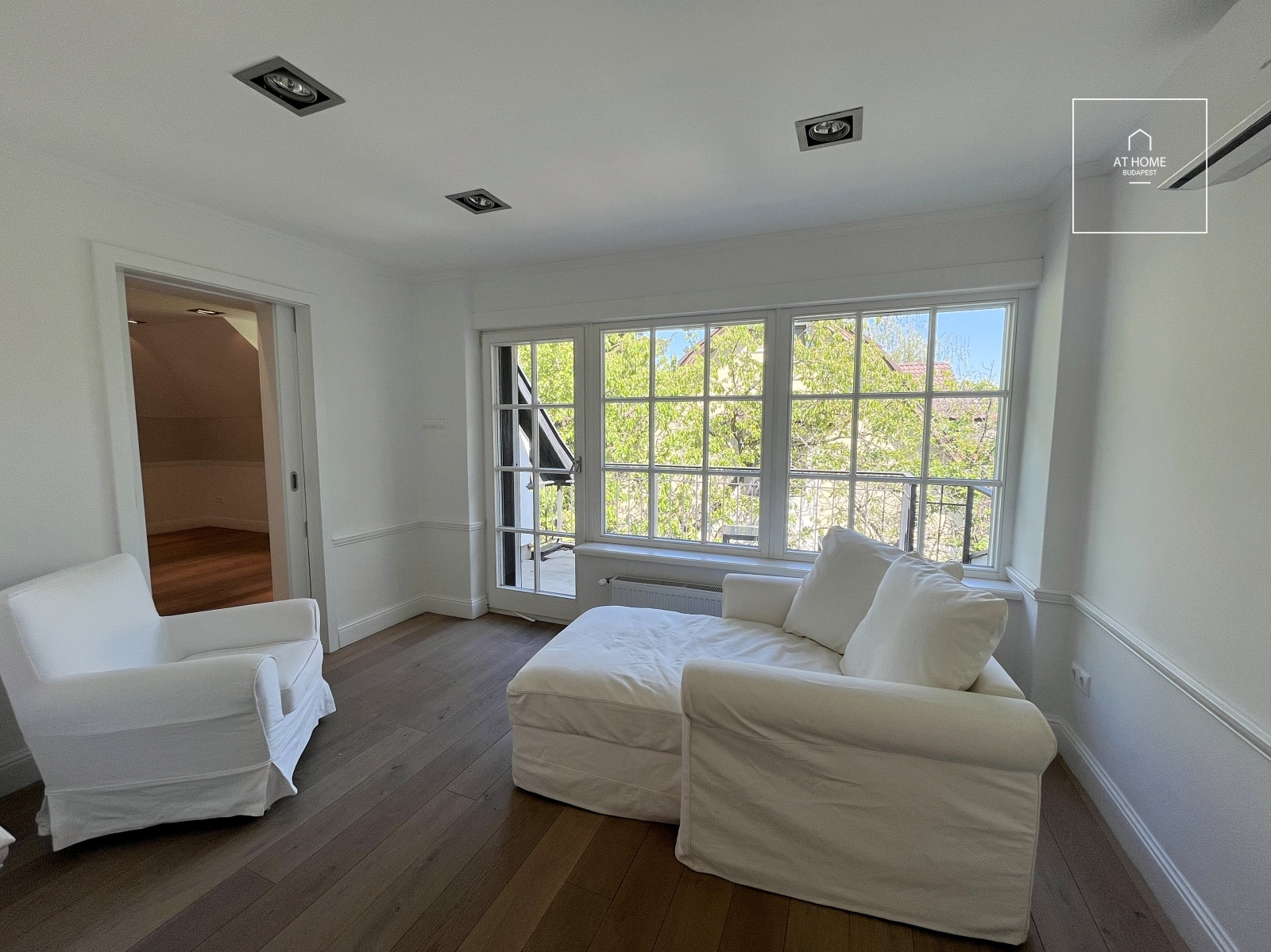 Exclusive family house for rent in the 2nd district of Budapest, Máriaremete