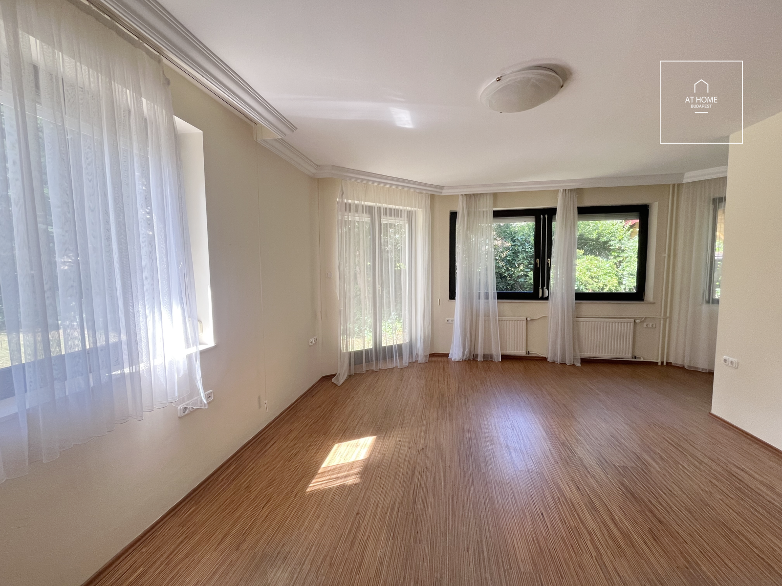 Wonderful detached house for rent  II/A. district, Széphalom