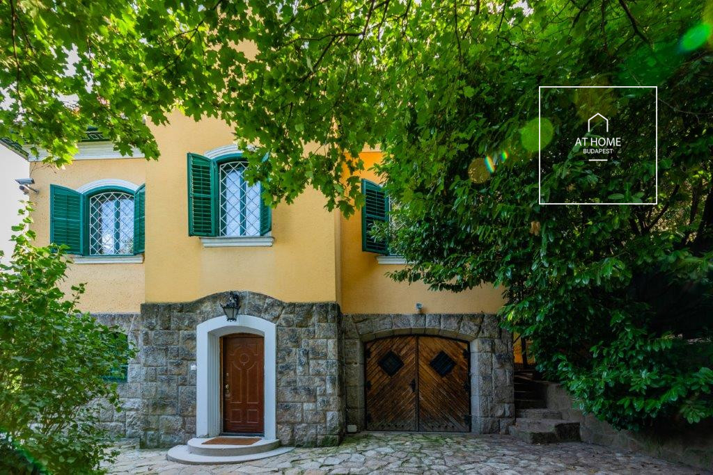 In the 12th district of Budapest a castle in good condition on a beautiful estate is for rent