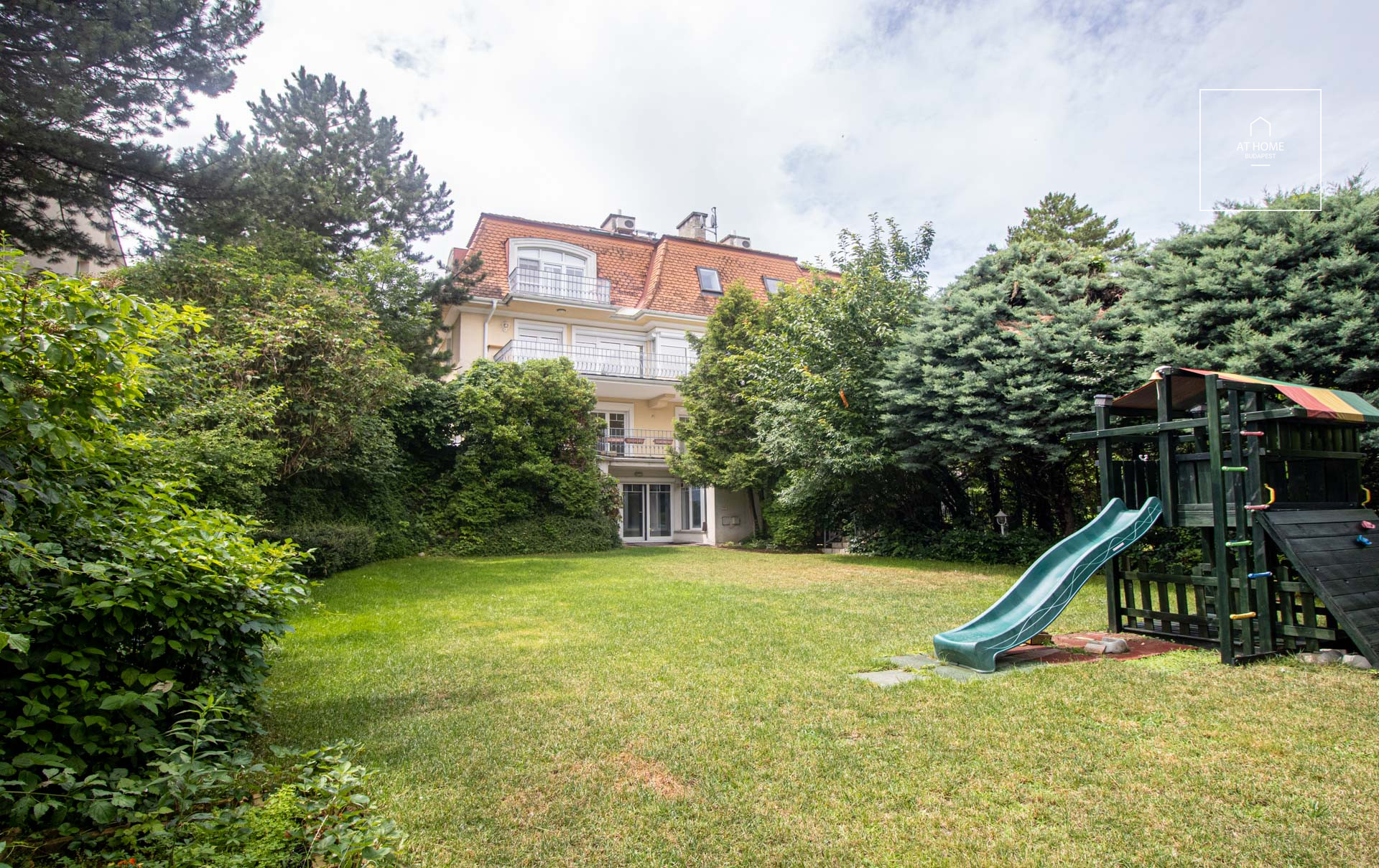 Exclusive semi-detached house for rent Budapest XII. district, Istenhegy