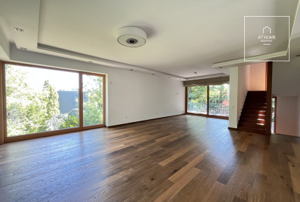 Napfényes Önálló családi ház kiadó Budapest XII. kerület, Istenhegy