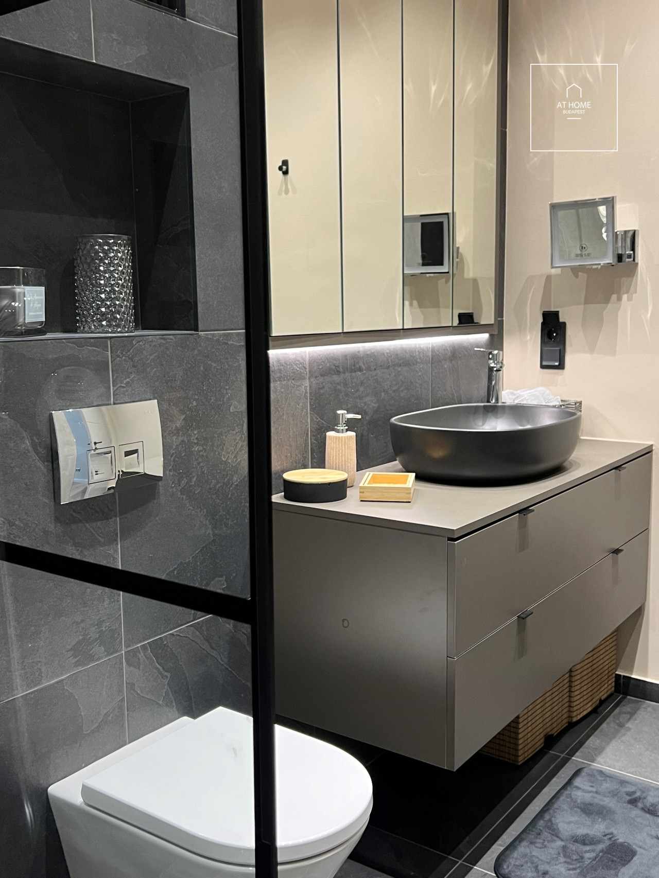 Three-bedroom premium apartment for rent in Budapest, District V, Lipótváros