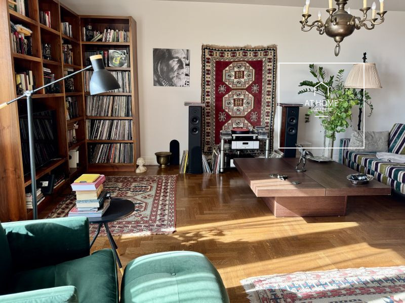 120 sqm apartment in a residential park with terrace and parking in District II