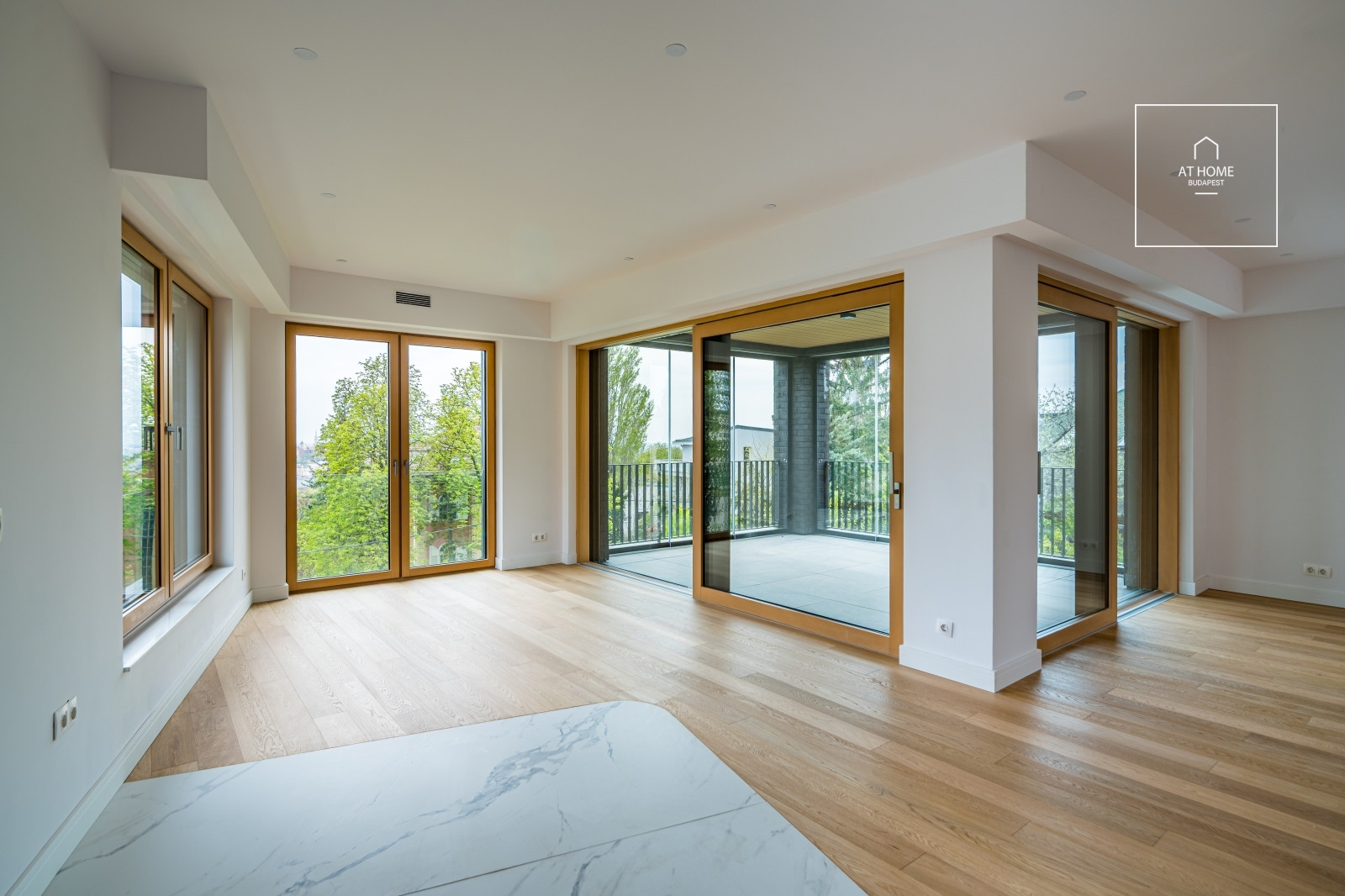 Brand new premium 164 sqm apartment with a 35 sqm terrace and a 16 sqm winter garden in District II