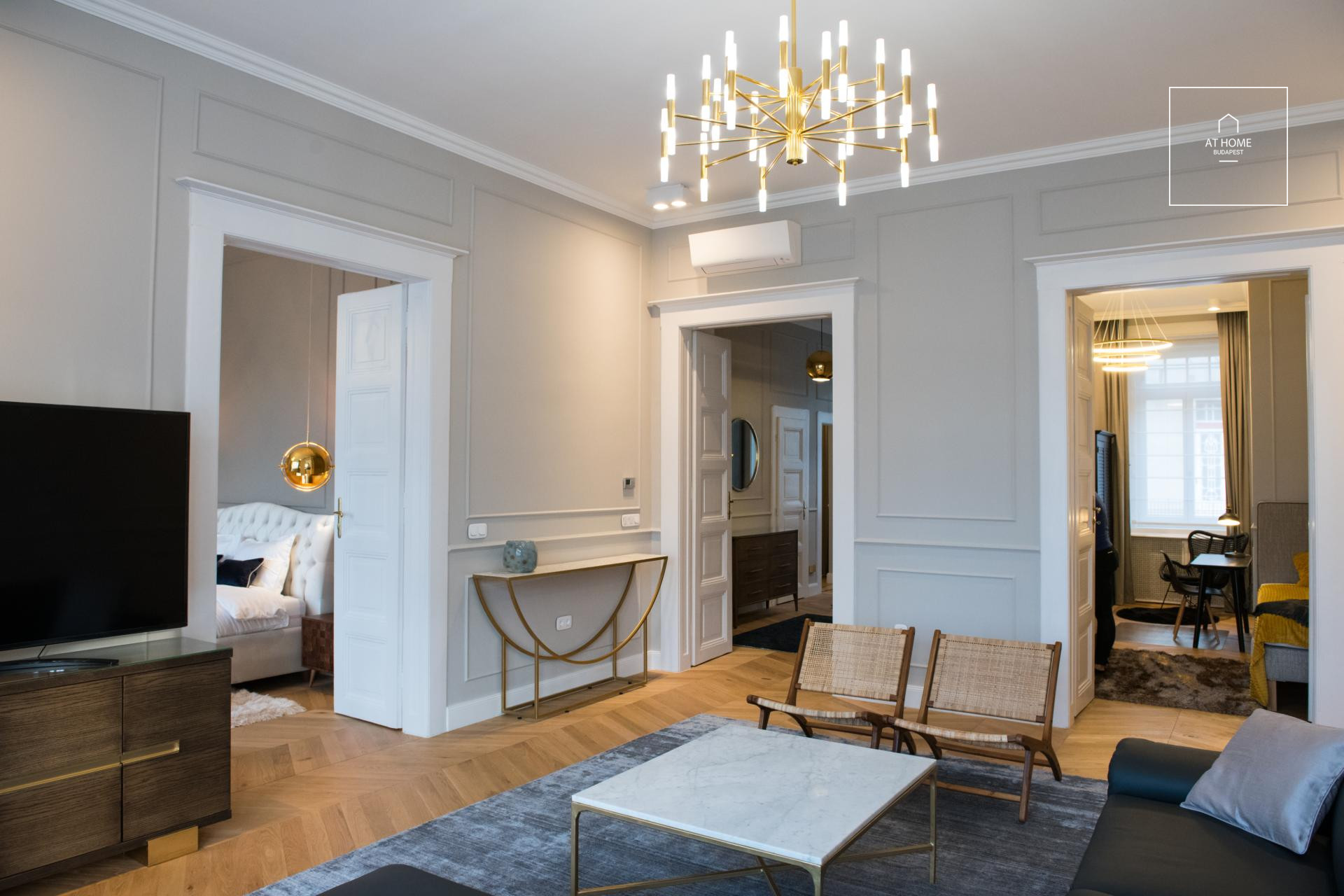 160 sqm luxury apartment with 3 bedrooms in Budapest’s Palace District