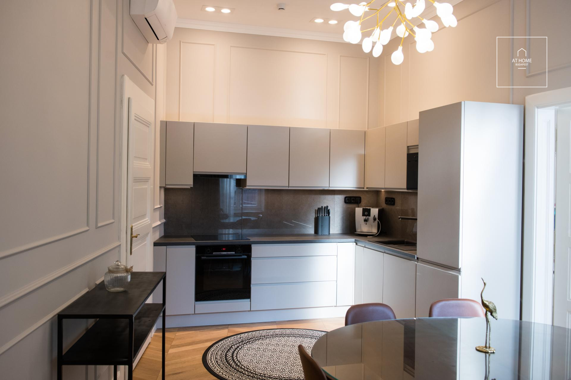 160 sqm luxury apartment with 3 bedrooms in Budapest’s Palace District