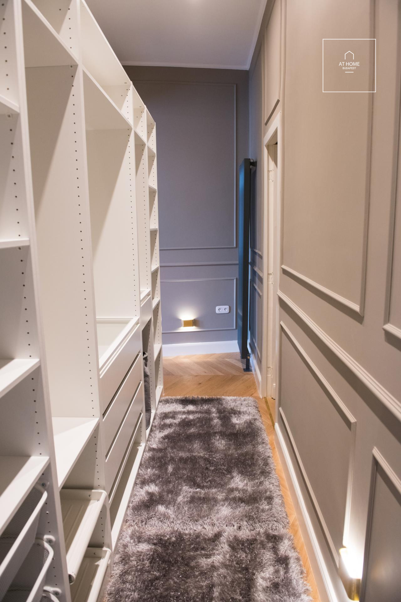 160 sqm luxury apartment with 3 bedrooms in Budapest’s Palace District