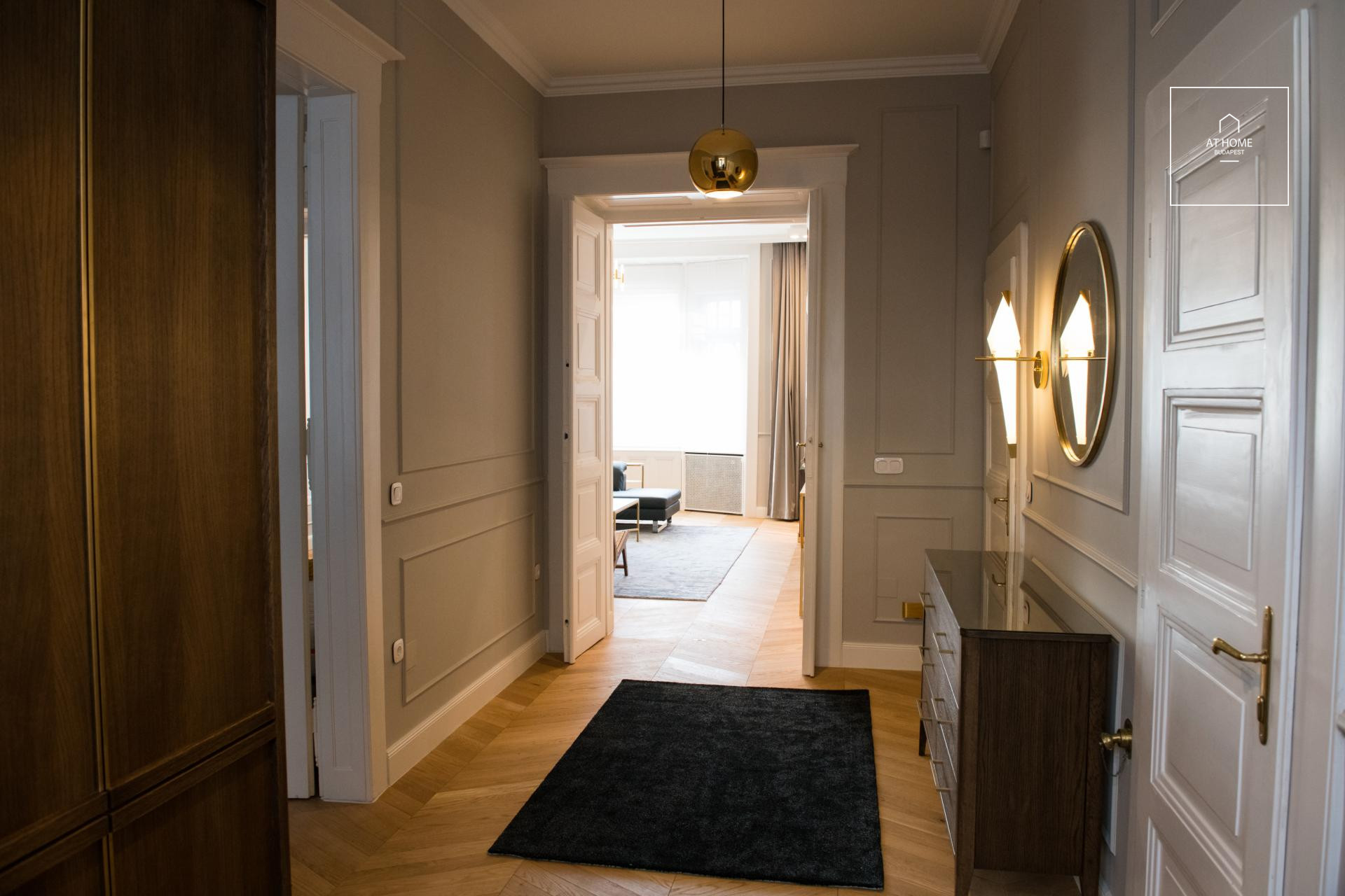 160 sqm luxury apartment with 3 bedrooms in Budapest’s Palace District