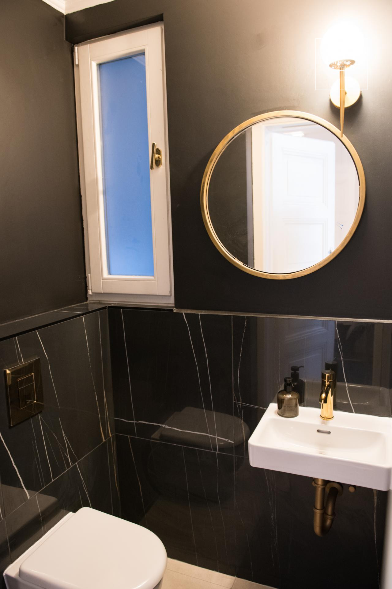 160 sqm luxury apartment with 3 bedrooms in Budapest’s Palace District