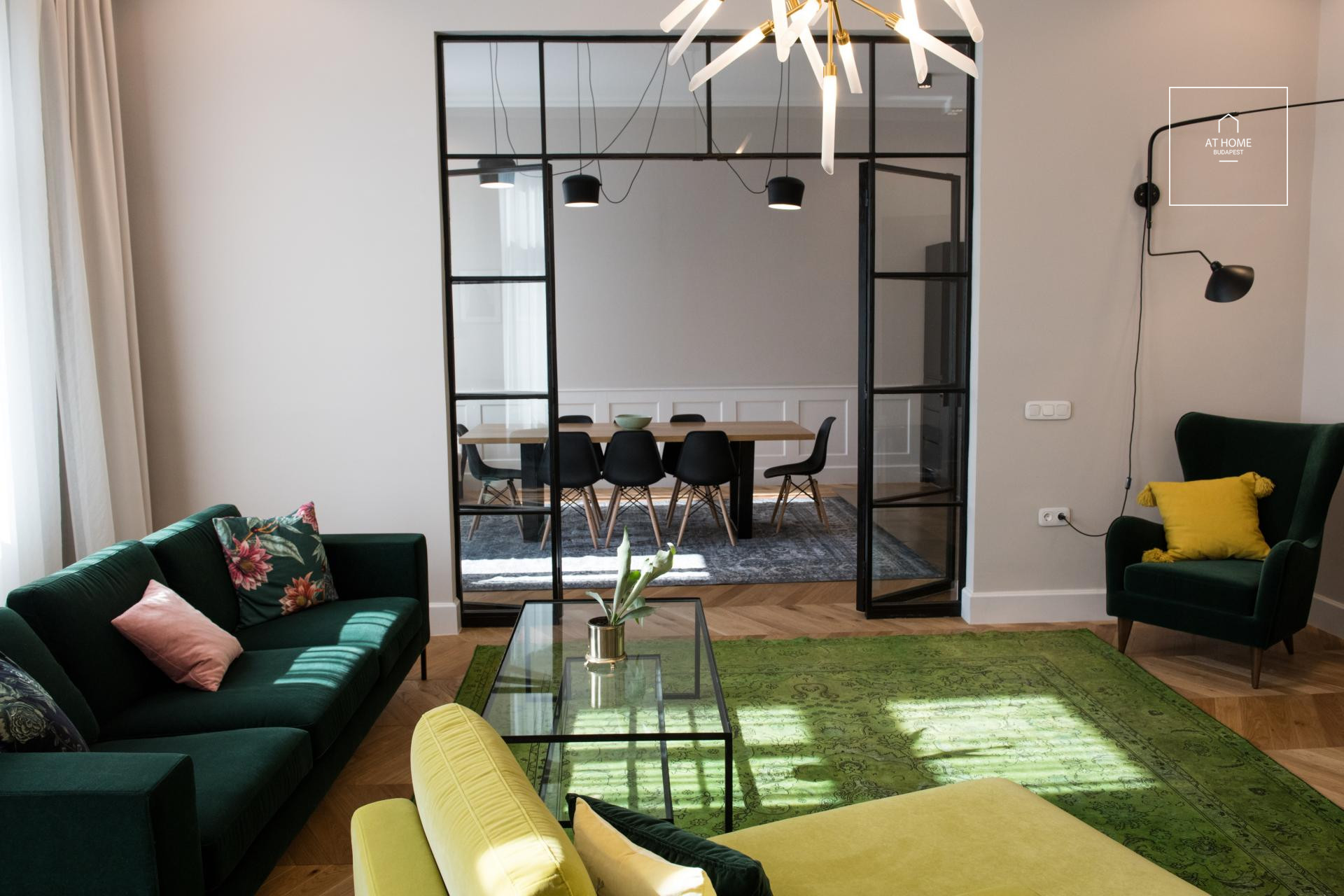 162 sqm apartment with 2 bedrooms in Budapest’s 6th district, in the city center