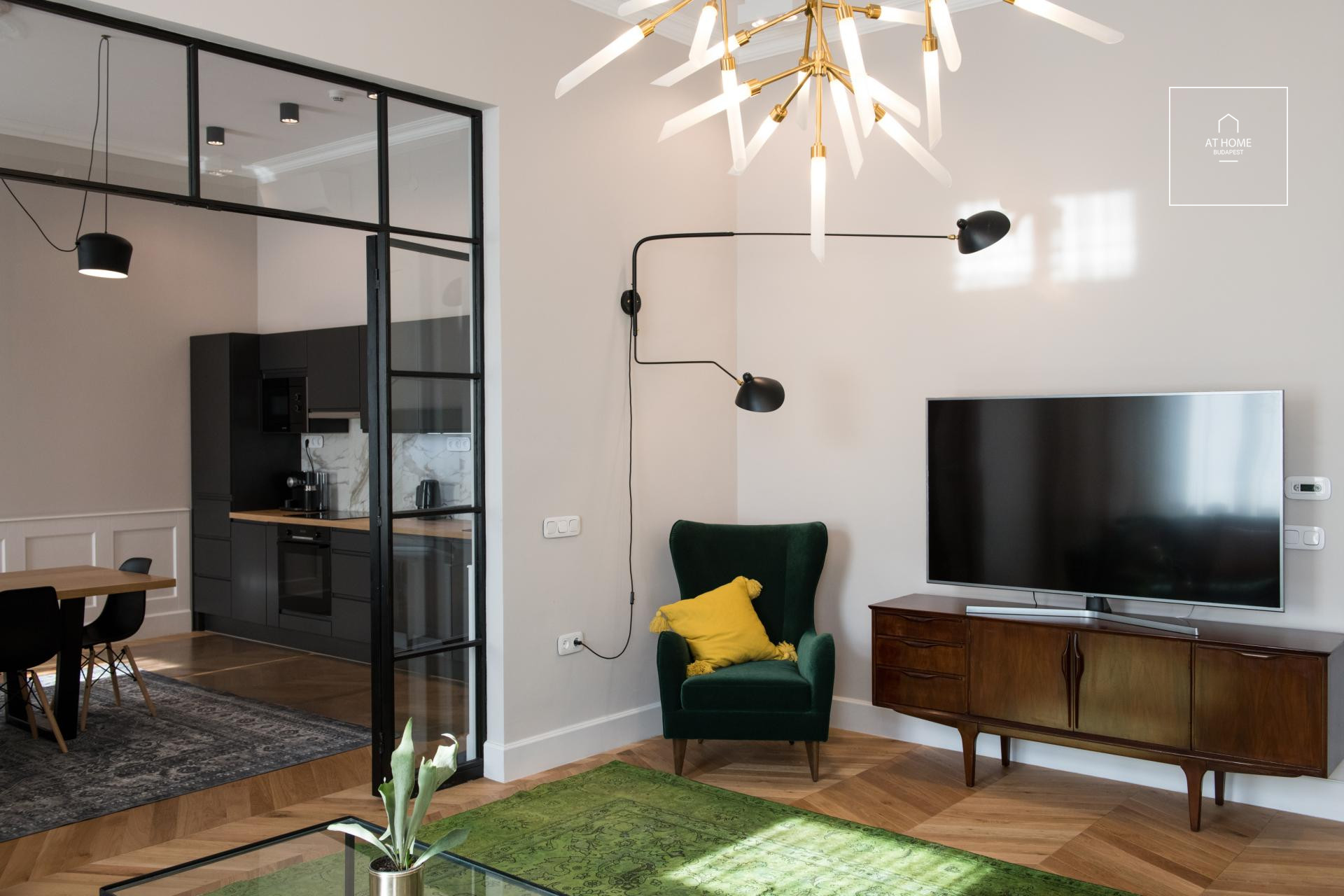 162 sqm apartment with 2 bedrooms in Budapest’s 6th district, in the city center