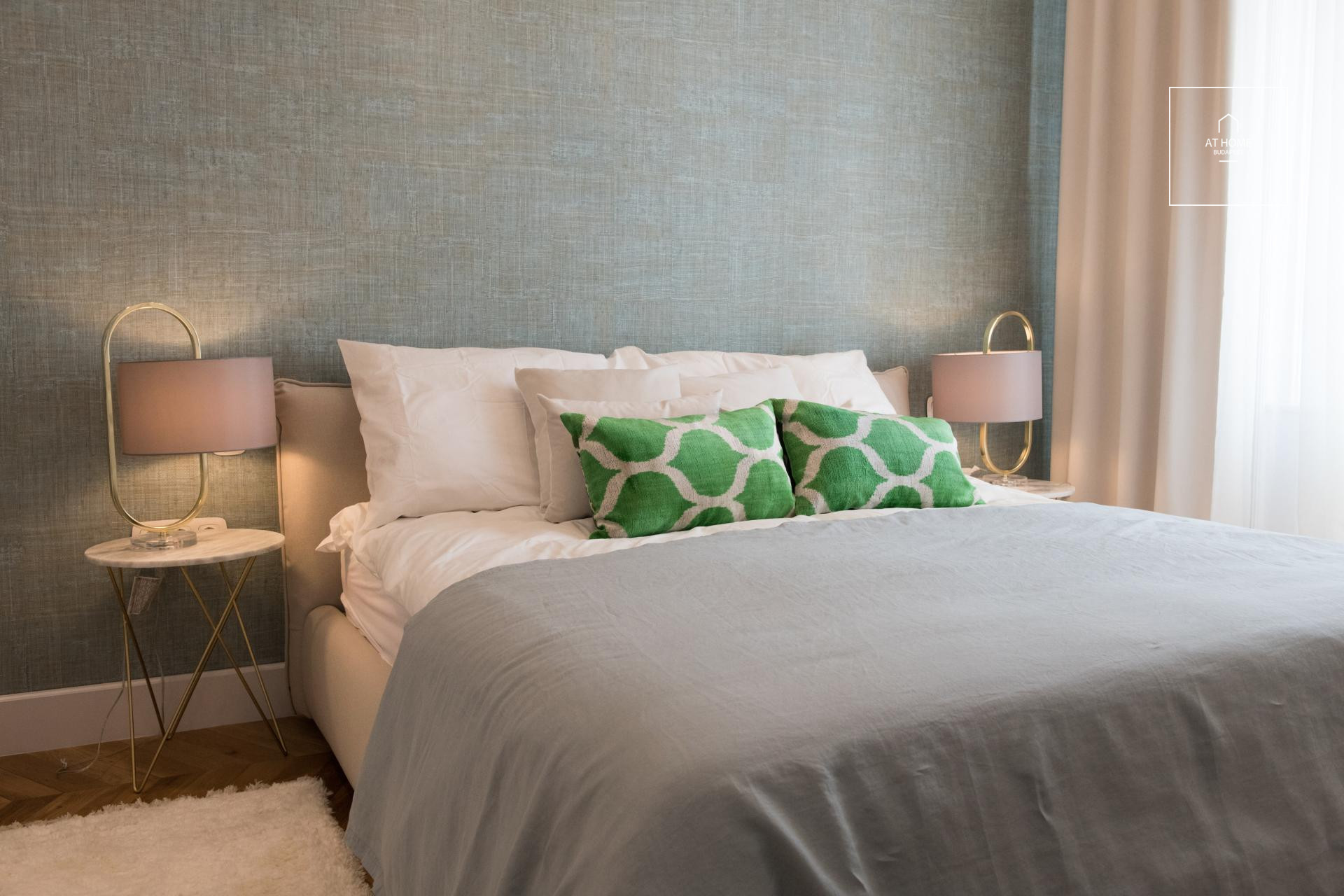 162 sqm apartment with 2 bedrooms in Budapest’s 6th district, in the city center