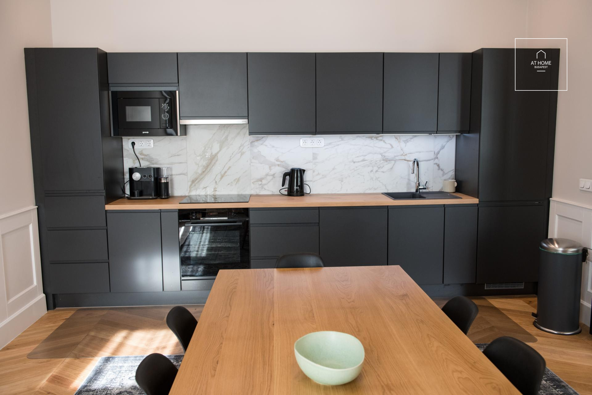 162 sqm apartment with 2 bedrooms in Budapest’s 6th district, in the city center
