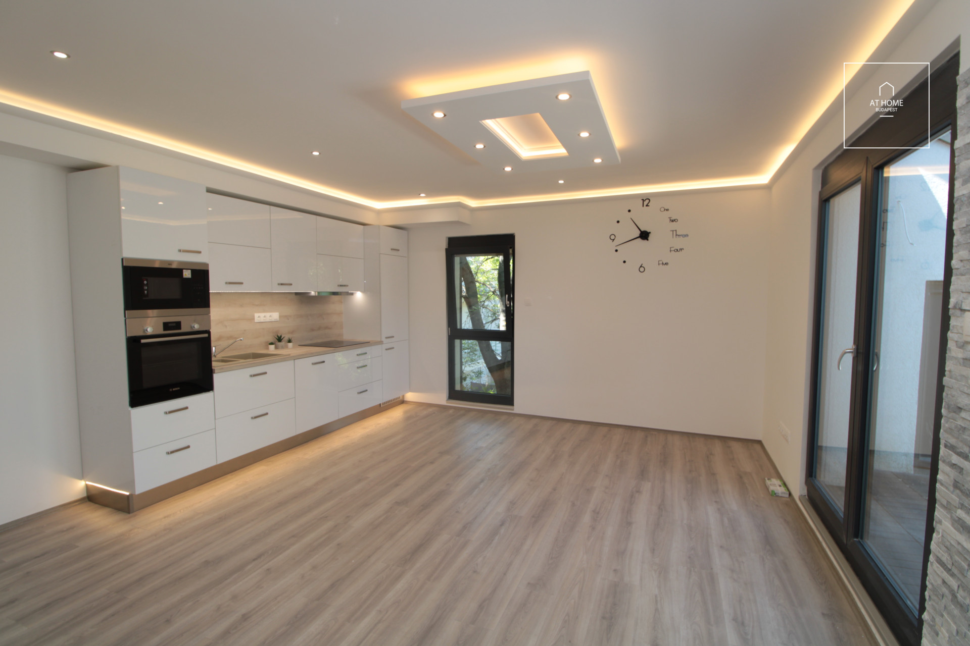 Interior two-storey apartment for rent Budapest, II. district Szépilona