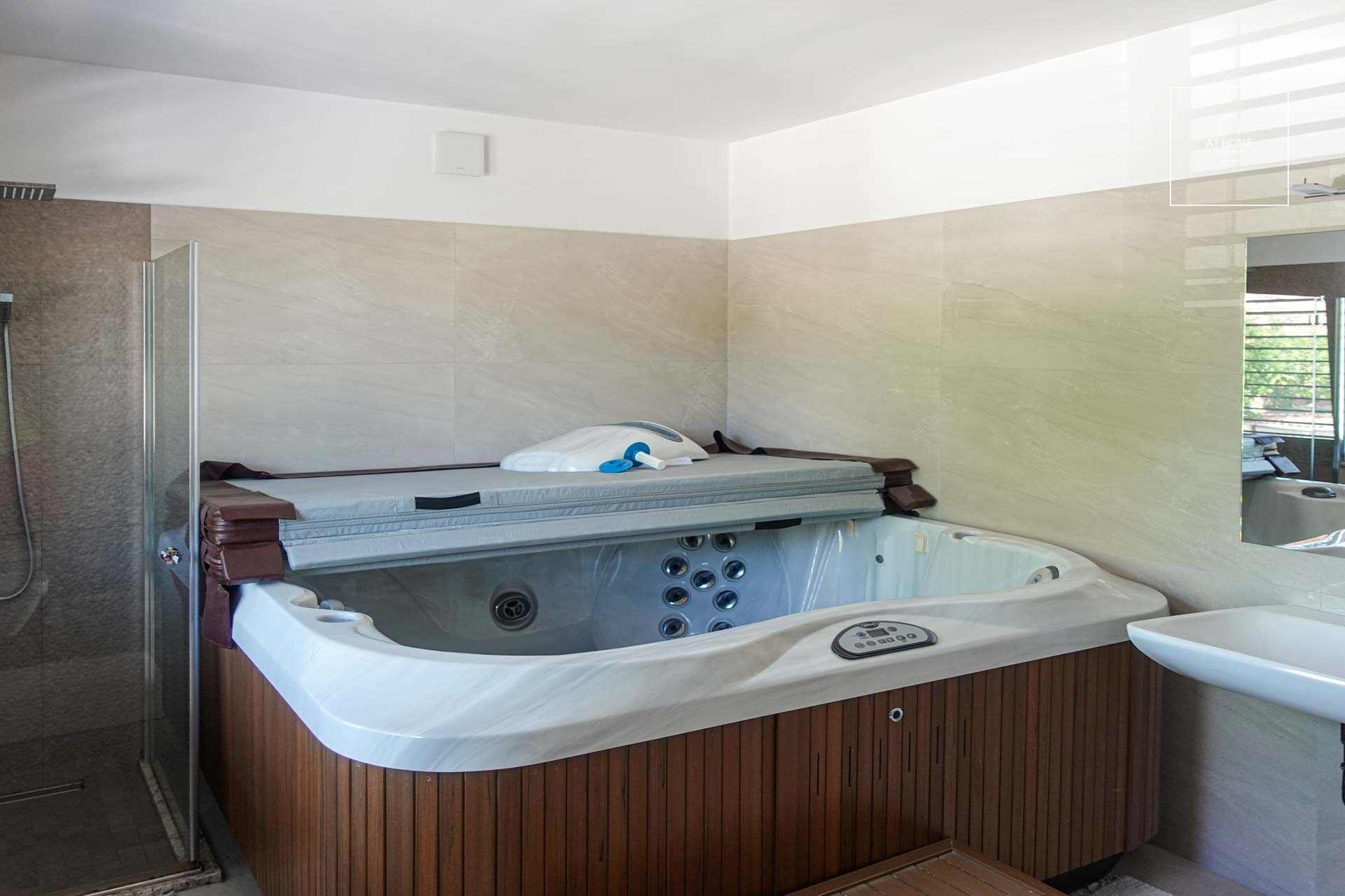 Exclusive detached house for rent Budapest II/A district