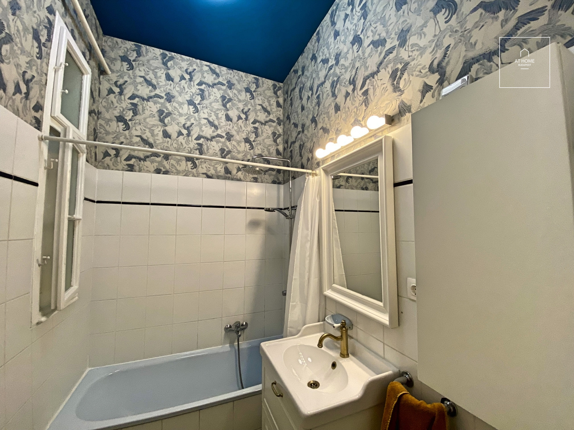 Sunny 105 m² two-bedroom apartment with Danube view for sale in Víziváros, Budapest.