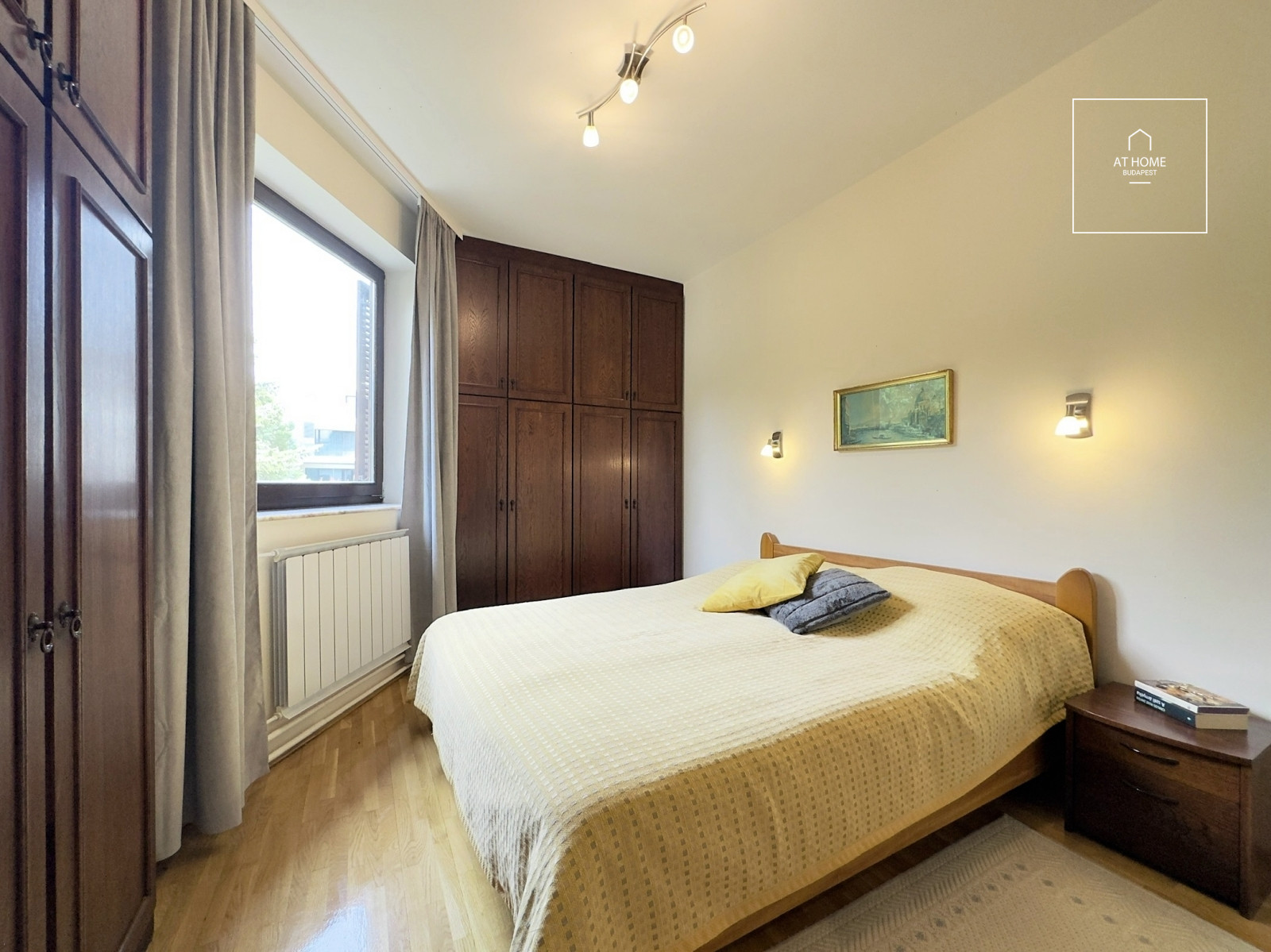 Spacious 100 sqm apartment with terrace and garage parking in Budapest’s 2nd district, Szemlőhegy
