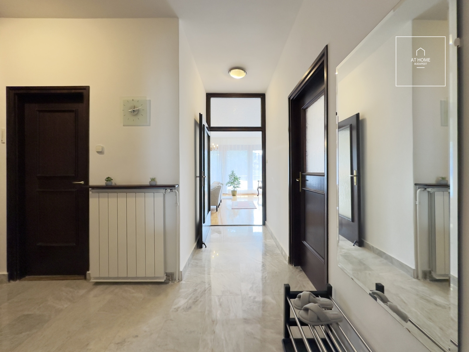 Spacious 100 sqm apartment with terrace and garage parking in Budapest’s 2nd district, Szemlőhegy