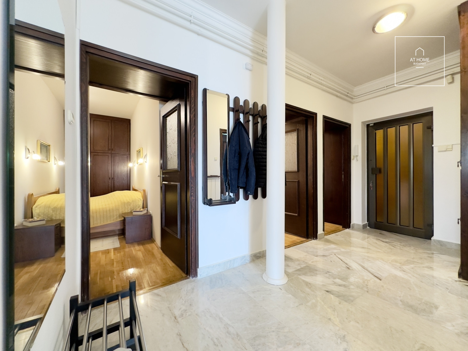Spacious 100 sqm apartment with terrace and garage parking in Budapest’s 2nd district, Szemlőhegy