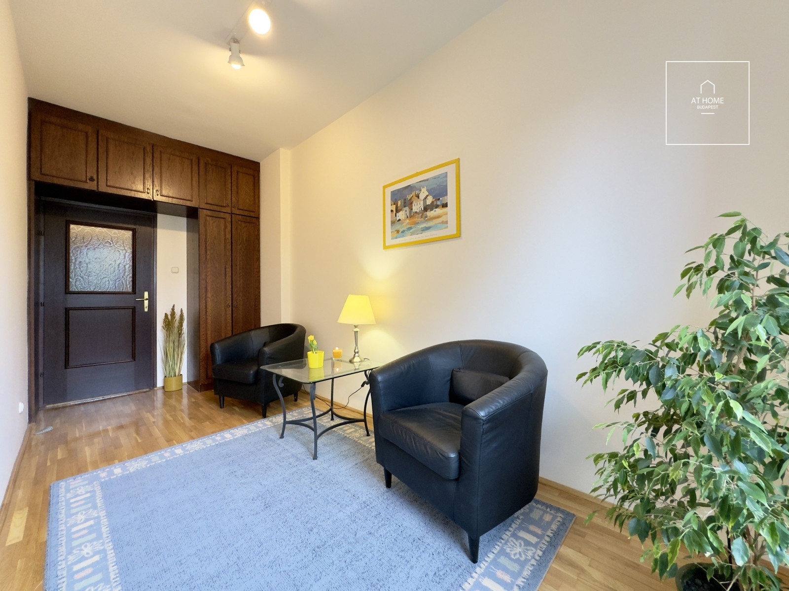 Spacious 100 sqm apartment with terrace and garage parking in Budapest’s 2nd district, Szemlőhegy