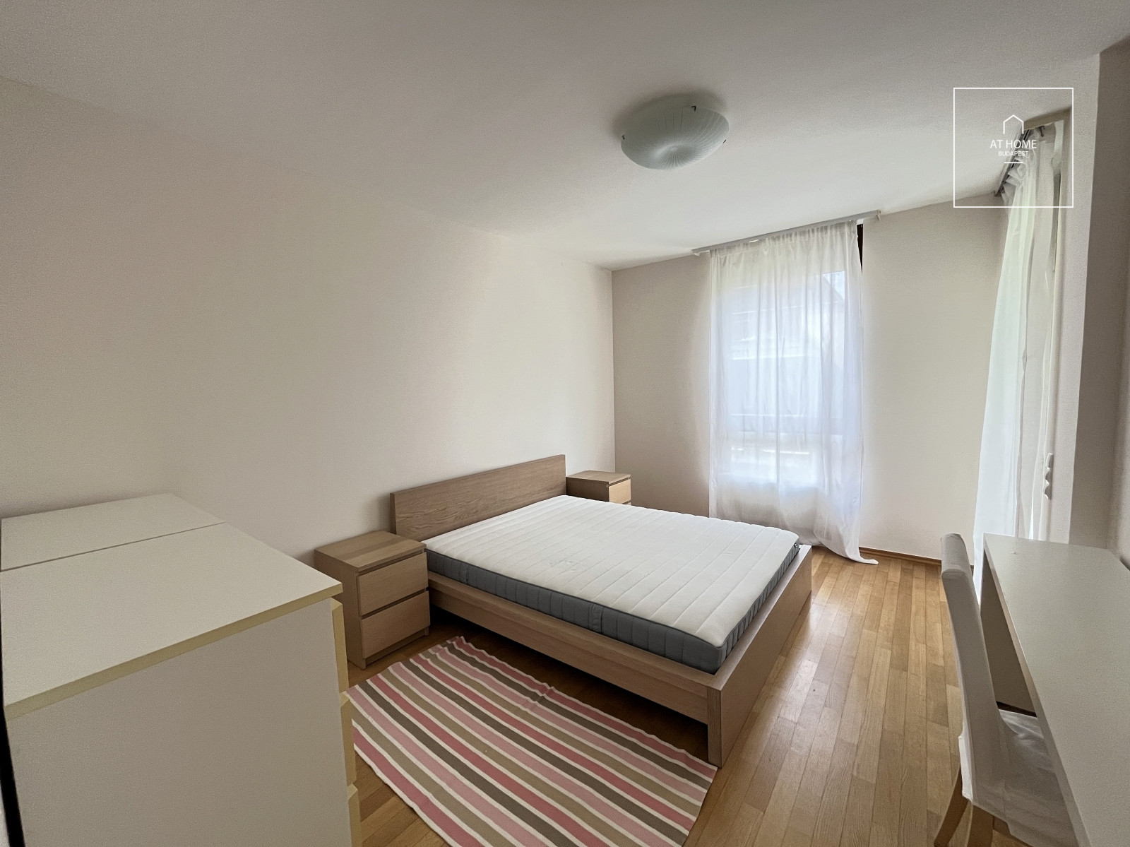 3-Bedroom Apartment with Balcony in District II, Pasarét