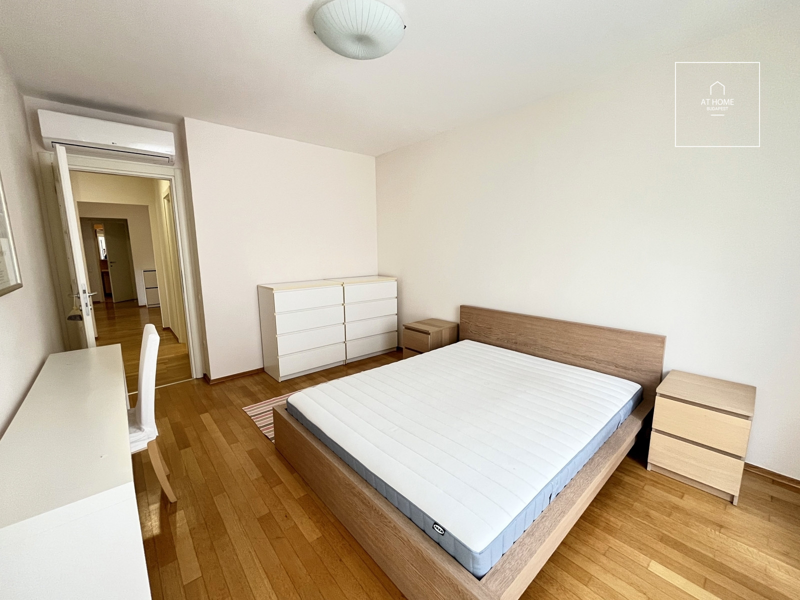 3-Bedroom Apartment with Balcony in District II, Pasarét