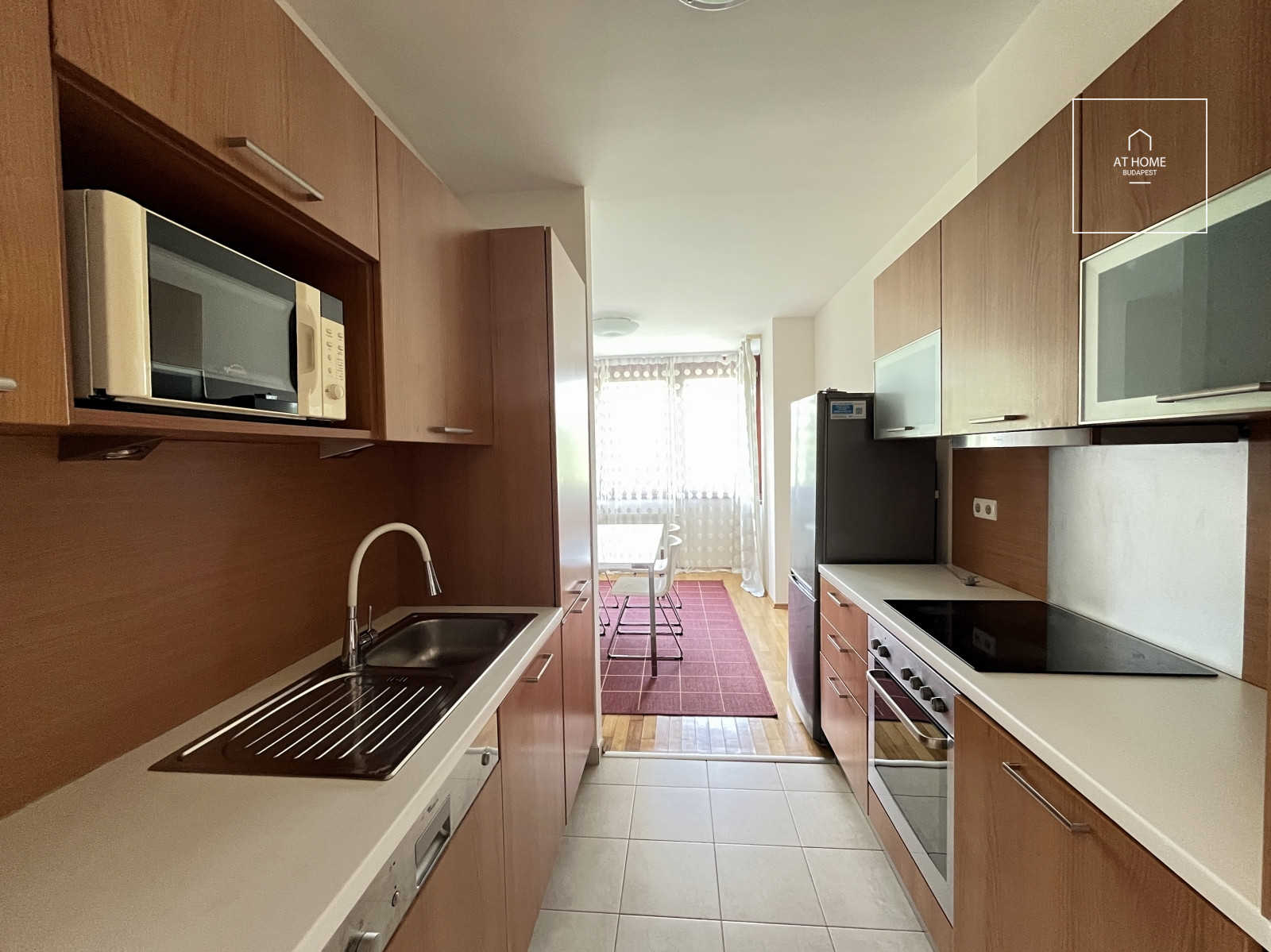 3-Bedroom Apartment with Balcony in District II, Pasarét