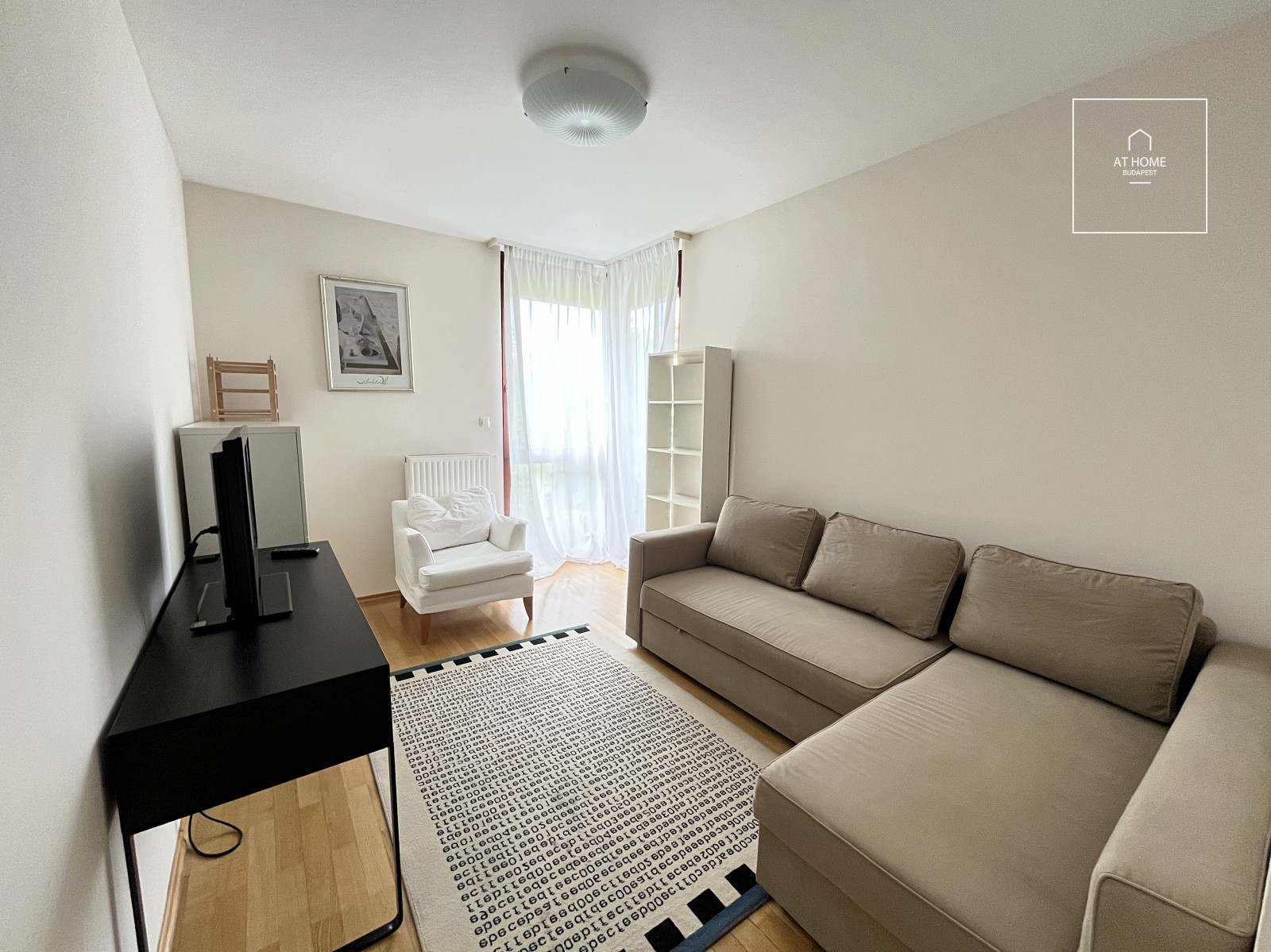 3-Bedroom Apartment with Balcony in District II, Pasarét
