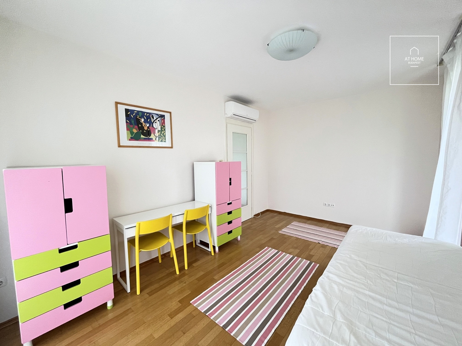 3-Bedroom Apartment with Balcony in District II, Pasarét