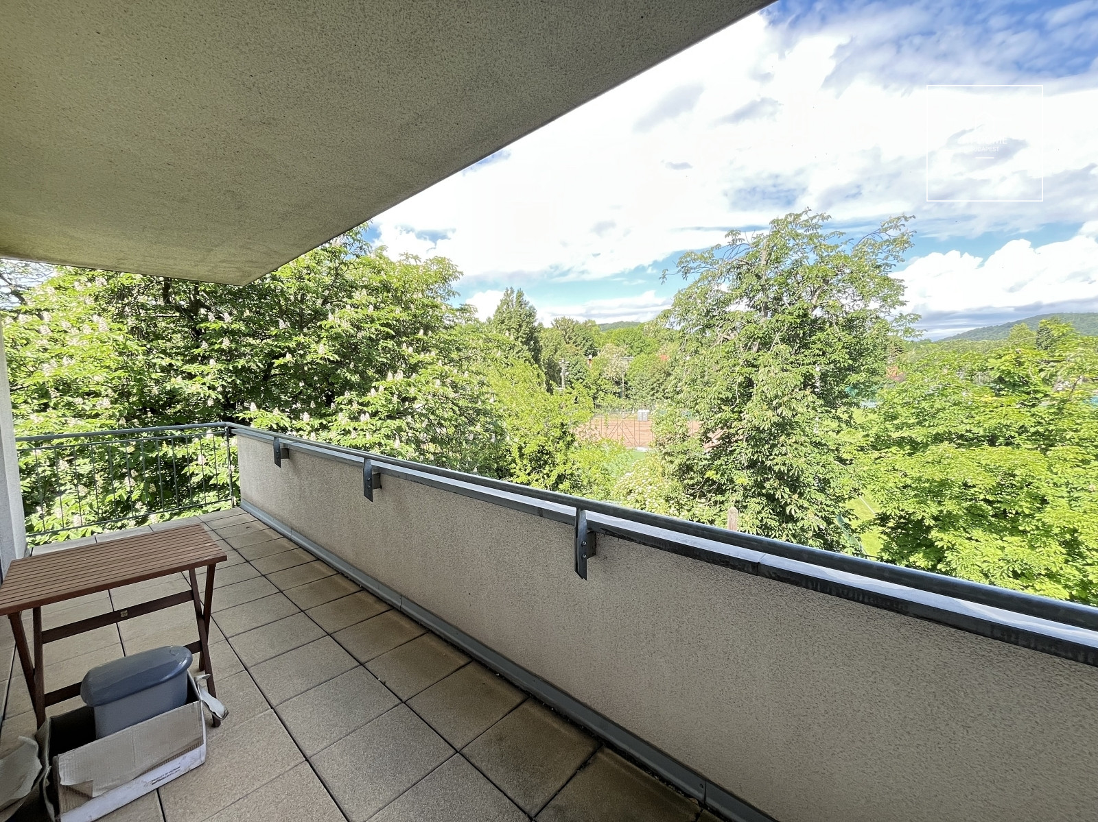 3-Bedroom Apartment with Balcony in District II, Pasarét