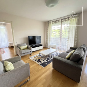 3-Bedroom Apartment with Balcony in District II, Pasarét