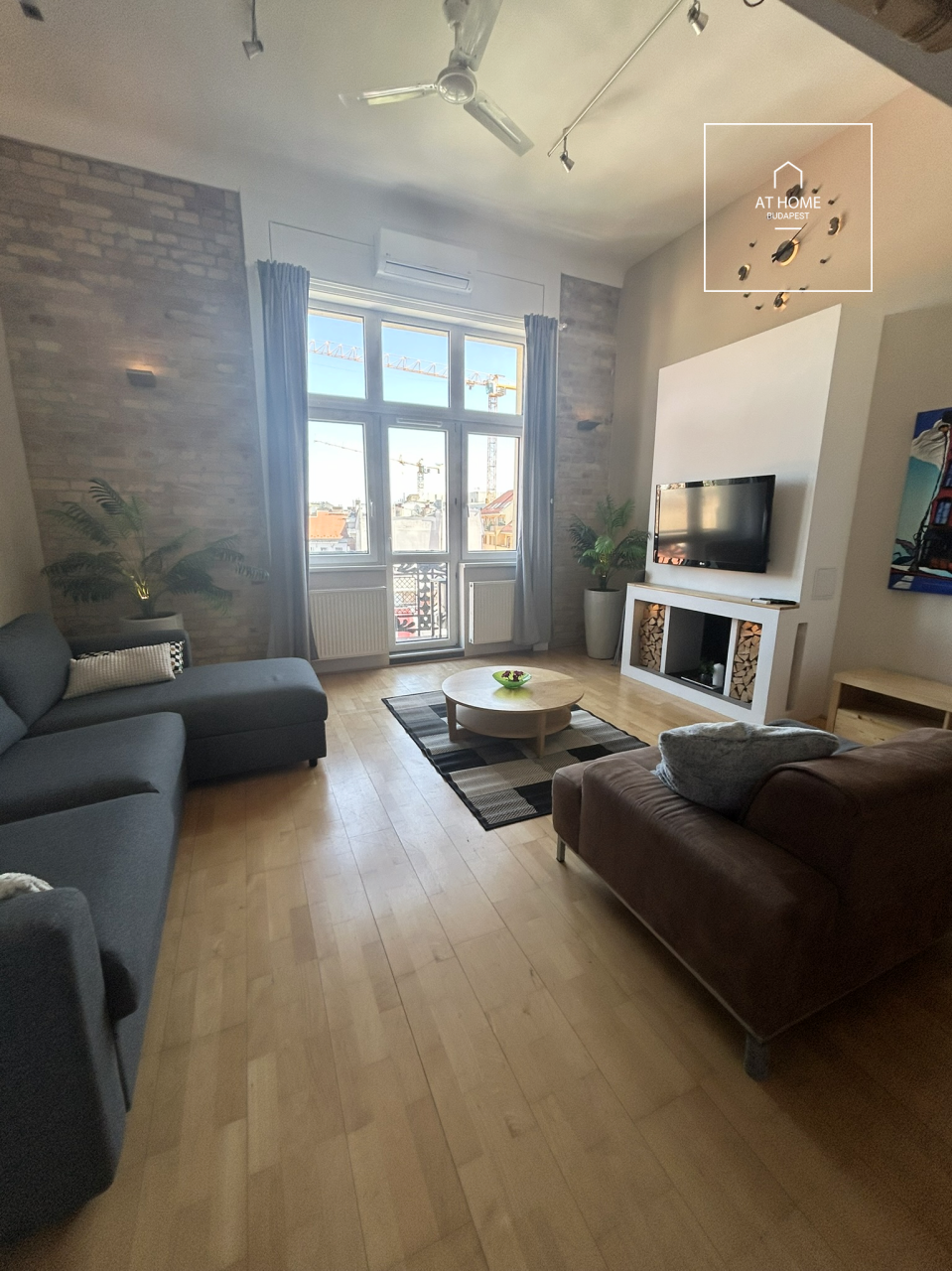 Sunny 63 m² apartment in the city center of Budapest’s District VI