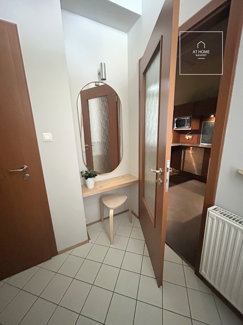 Sunny 63 m² apartment in the city center of Budapest’s District VI