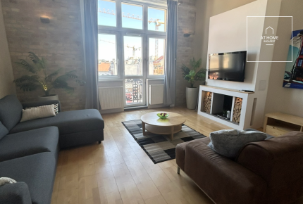 Sunny 63 m² apartment in the city center of Budapest’s District VI