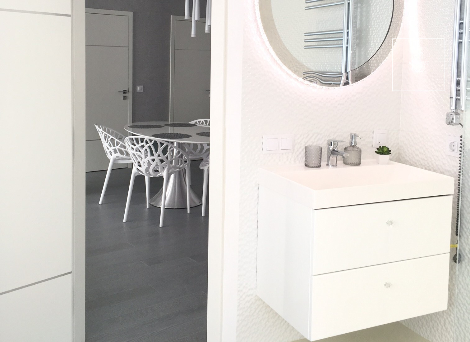 Luxuriously renovated two-bedroom apartment for rent, District VII