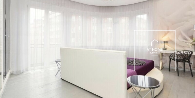 Luxuriously renovated two-bedroom apartment for rent, District VII