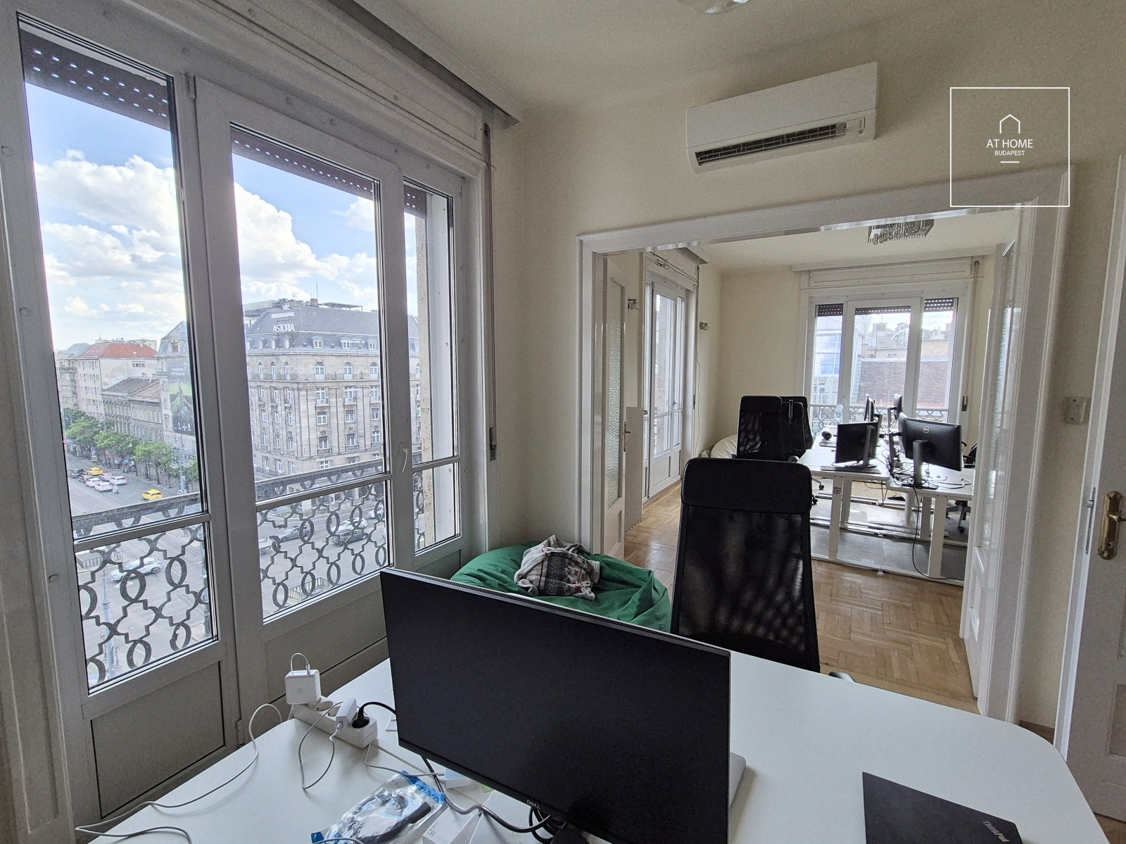 143 sqm panoramic downtown apartment in Budapest’s District VII